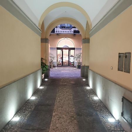 Flora Inn, Super Sweet Studio - Centro Bergamo Exterior photo