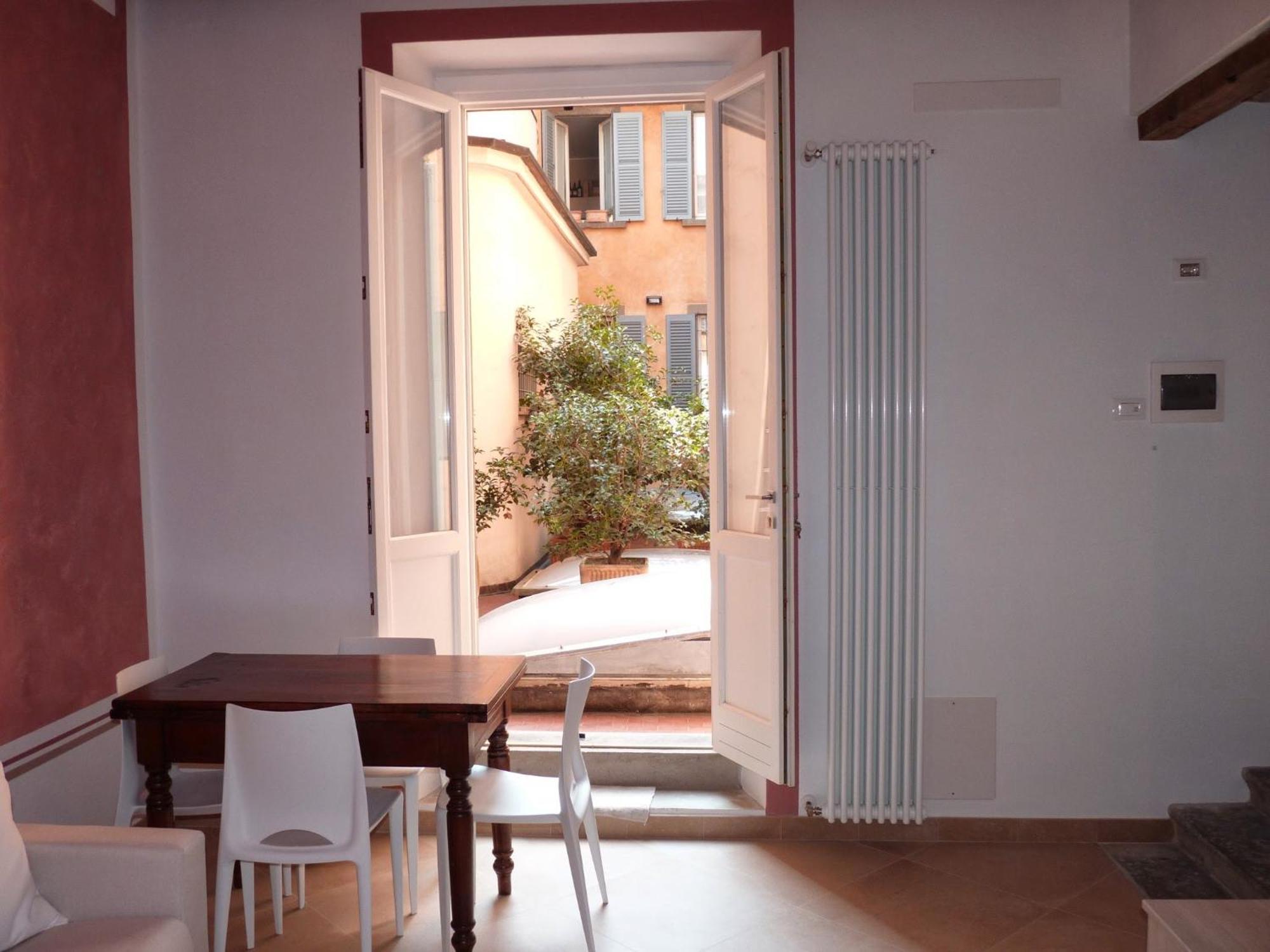 Flora Inn, Super Sweet Studio - Centro Bergamo Exterior photo